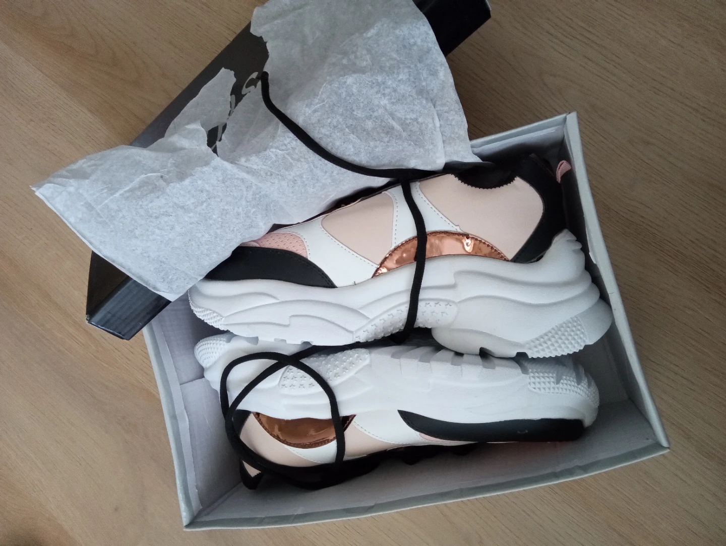 New Pink/Wht Chunky Sneakers $30, sz 40