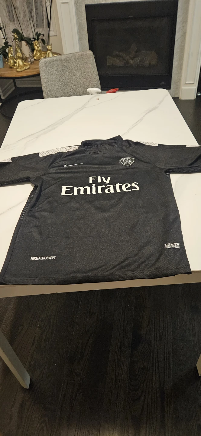 Paris Saint-Germain Fly Emirates Jersey