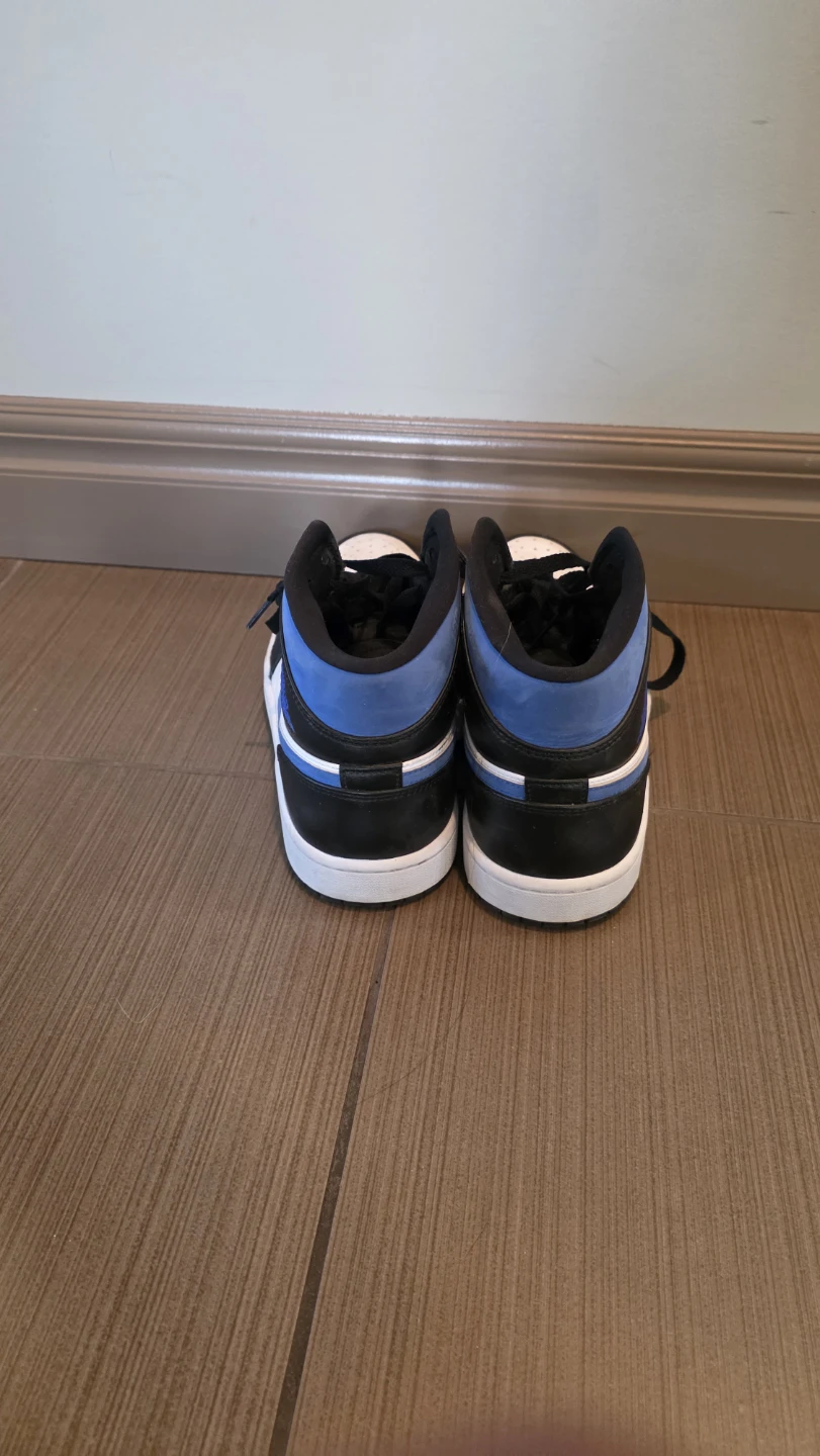 Air Jordan 1 Mid Sneakers - photo 4