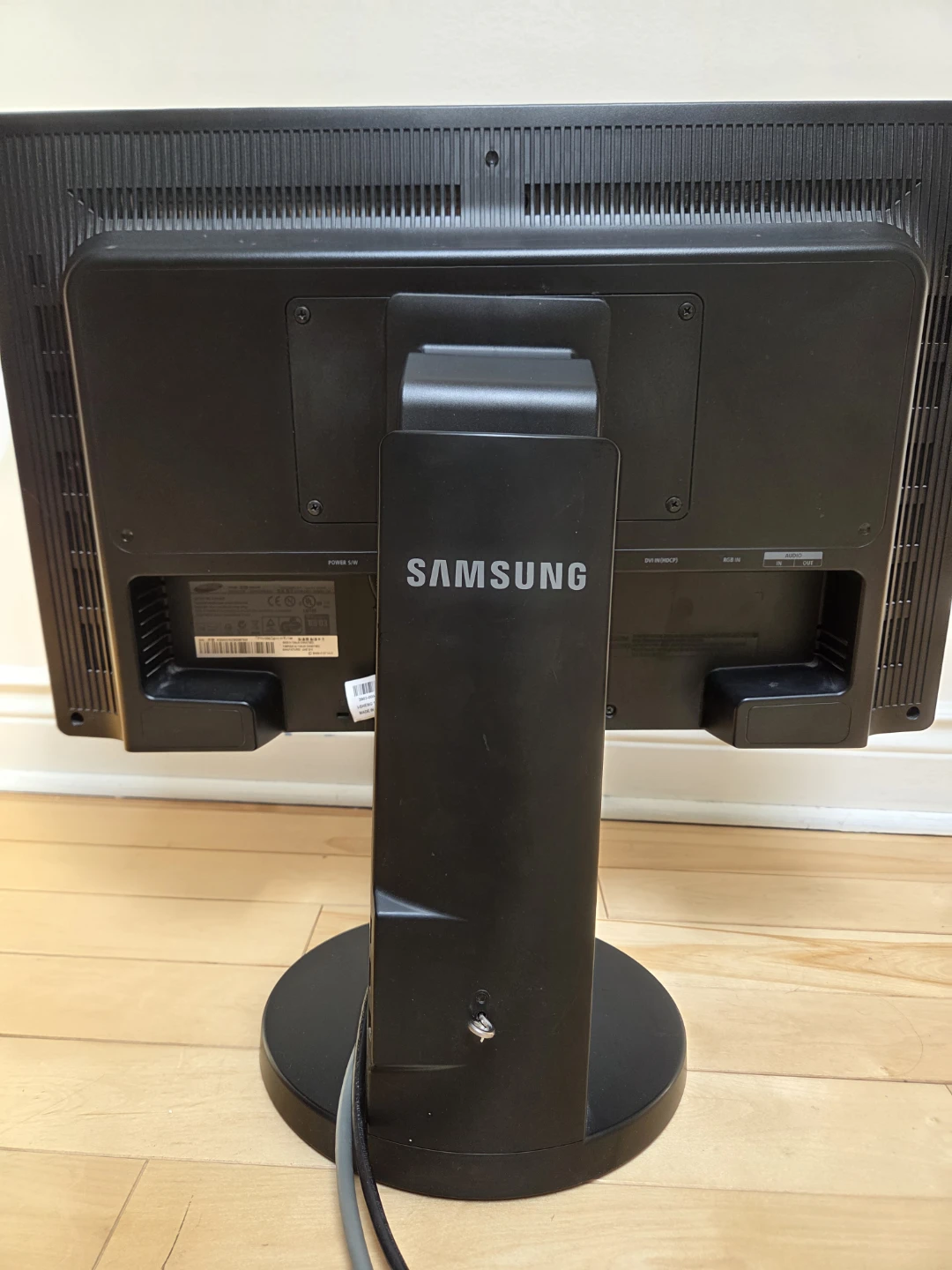 Samsung SyncMaster 2494HW Monitor - photo 3