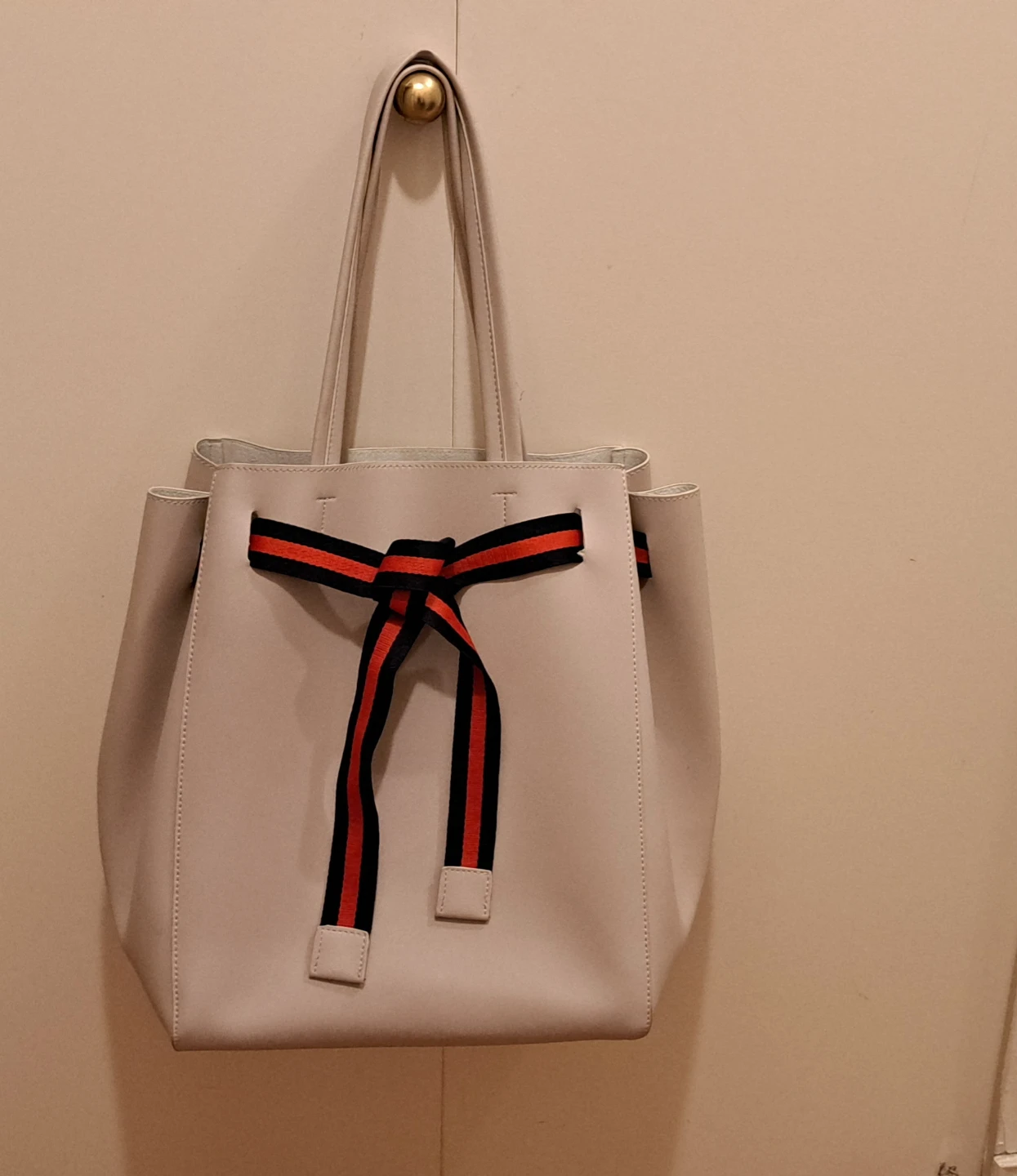 Madeleine Lyo Tote Bag