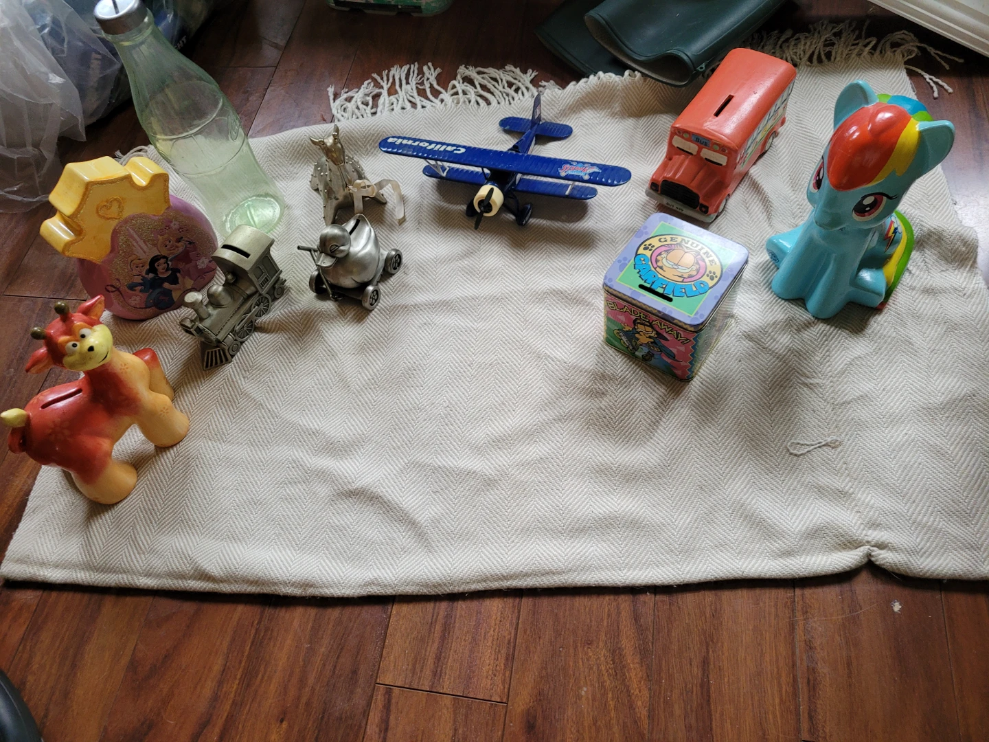Assorted Coin Banks and Figurines - photo 4