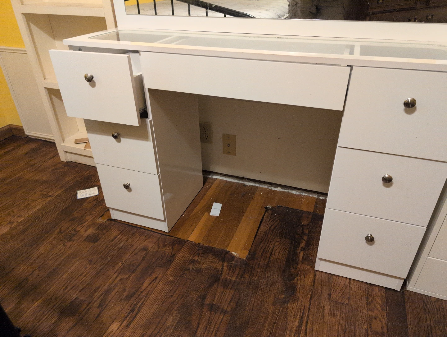 White Vanity Desk with Mirror and Drawers - photo 5