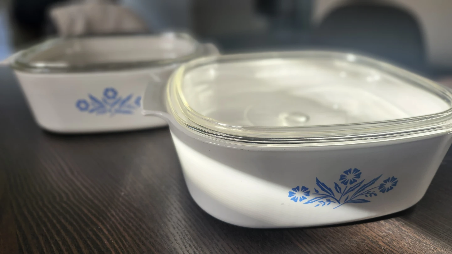 Two CorningWare Casserole Dish with Lid - photo 2