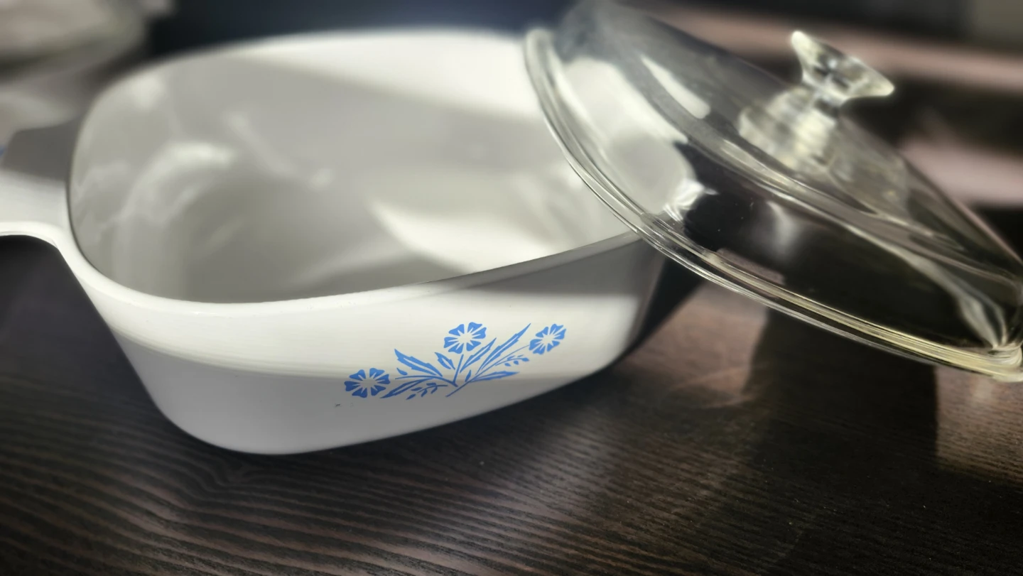 Two CorningWare Casserole Dish with Lid - photo 3