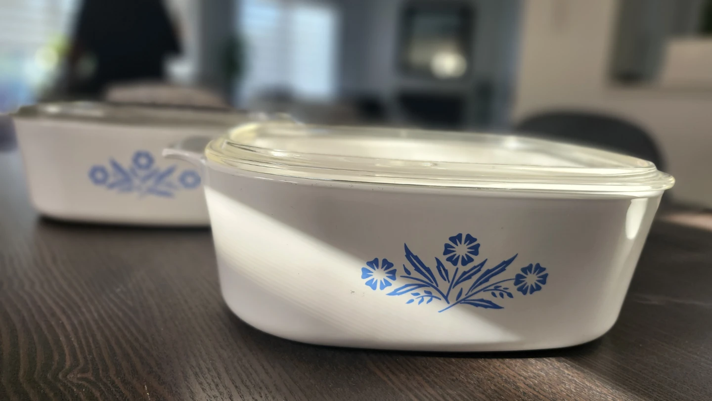Two CorningWare Casserole Dish with Lid - photo 4