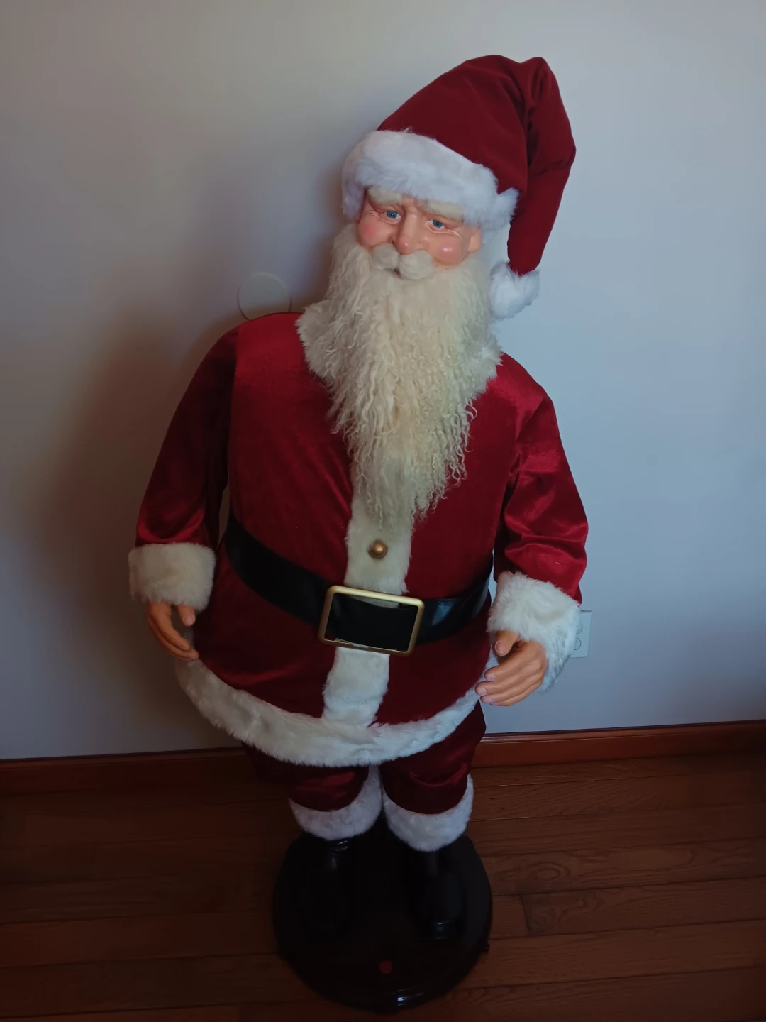Santa claus life size 4 ft