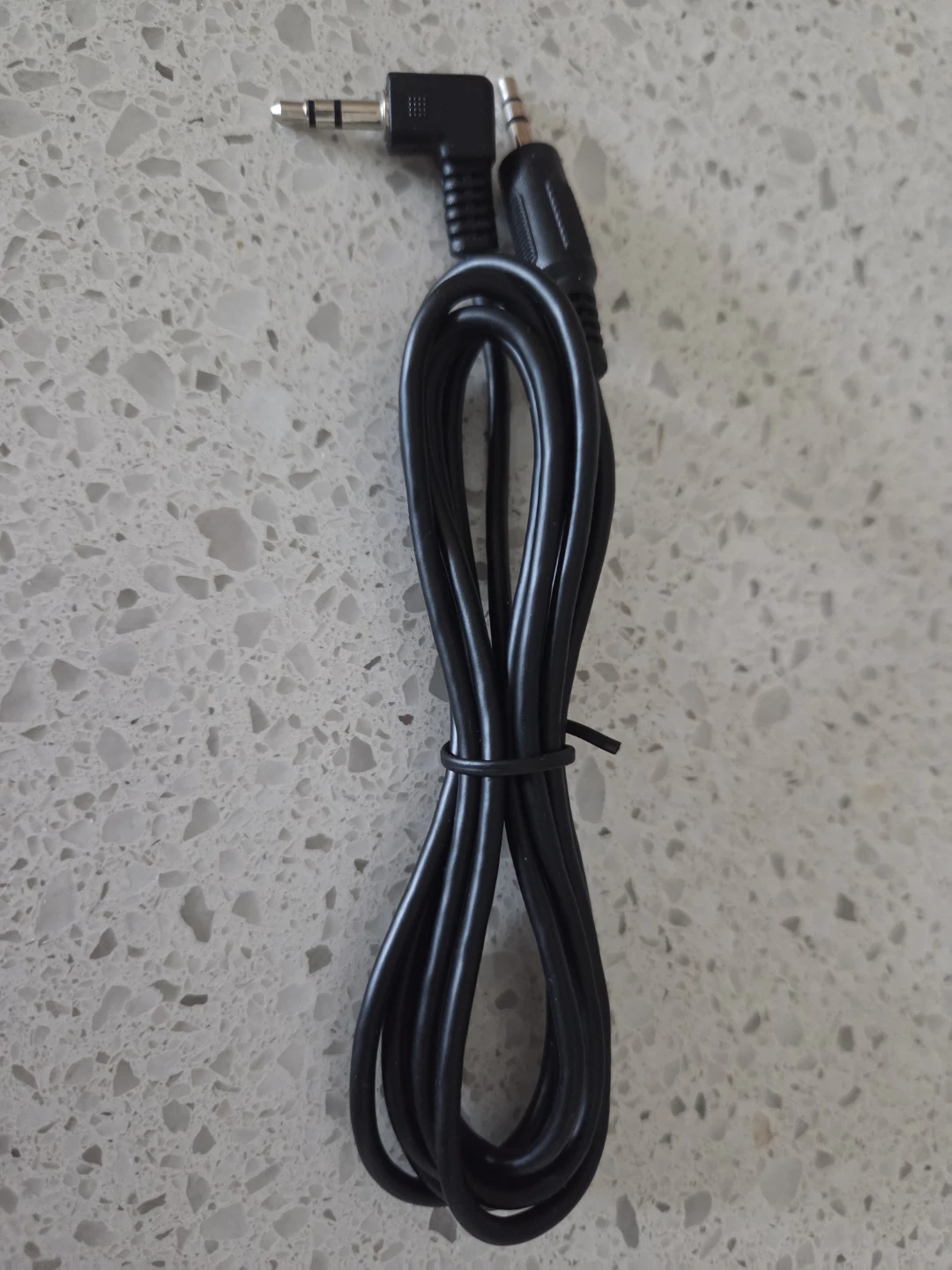3.5mm Audio Cable with L-Shaped Connector