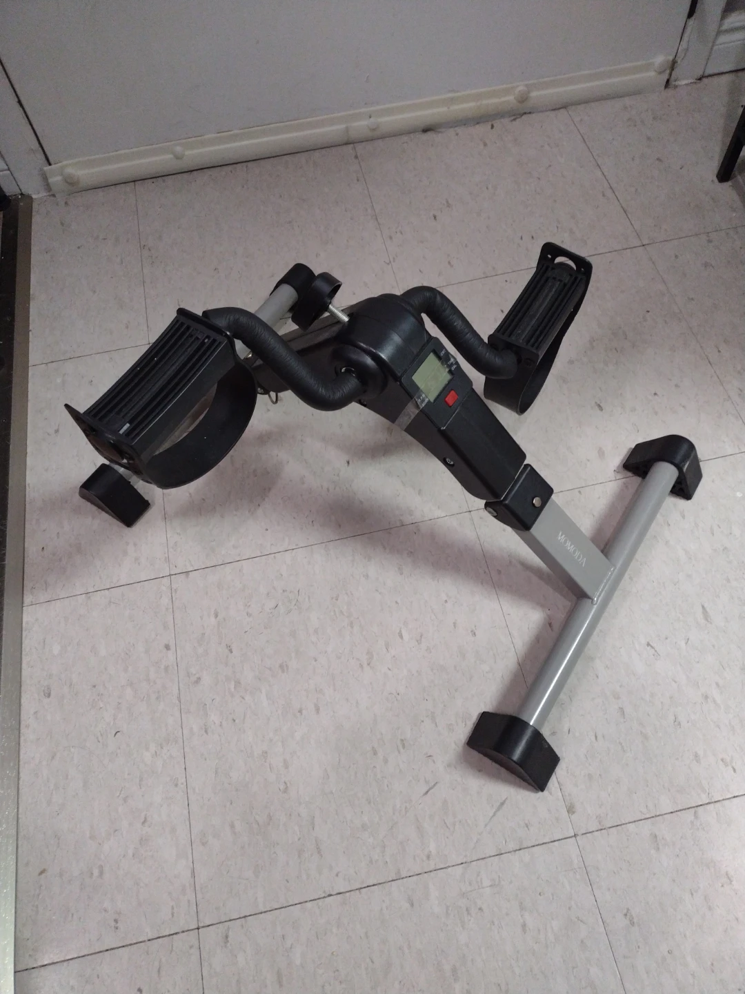 Under-desk bike / pedal exerciser - photo 2