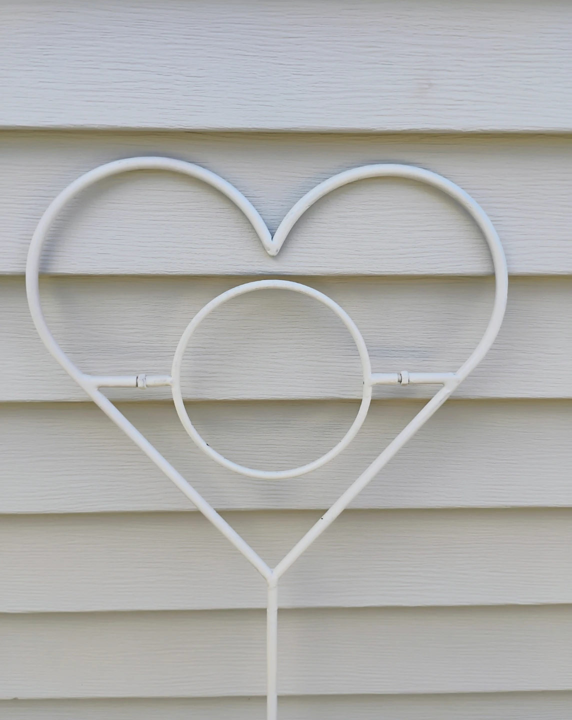 HEART-SHAPED METAL PLANT STAND - photo 3