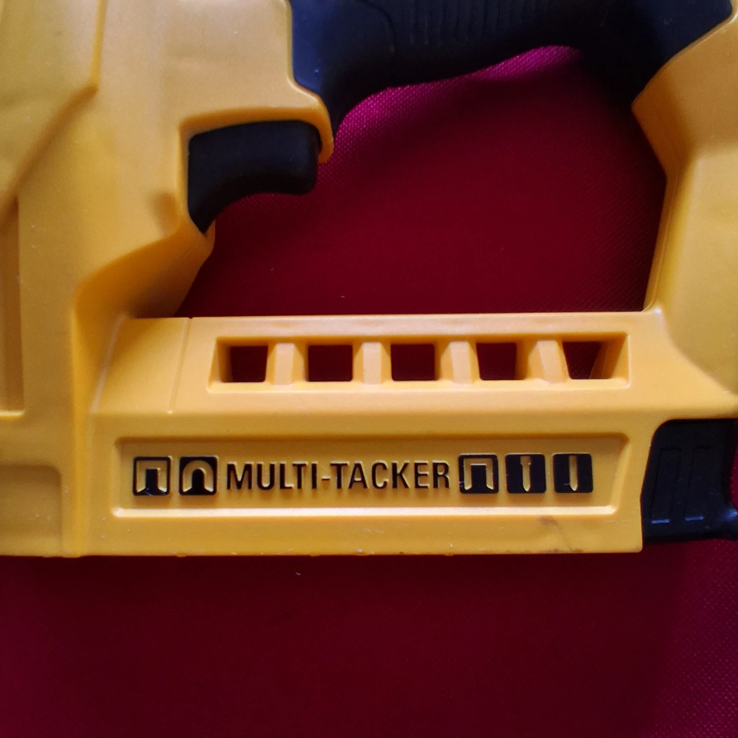 DeWalt Multi-Tacker Staple Gun - photo 2
