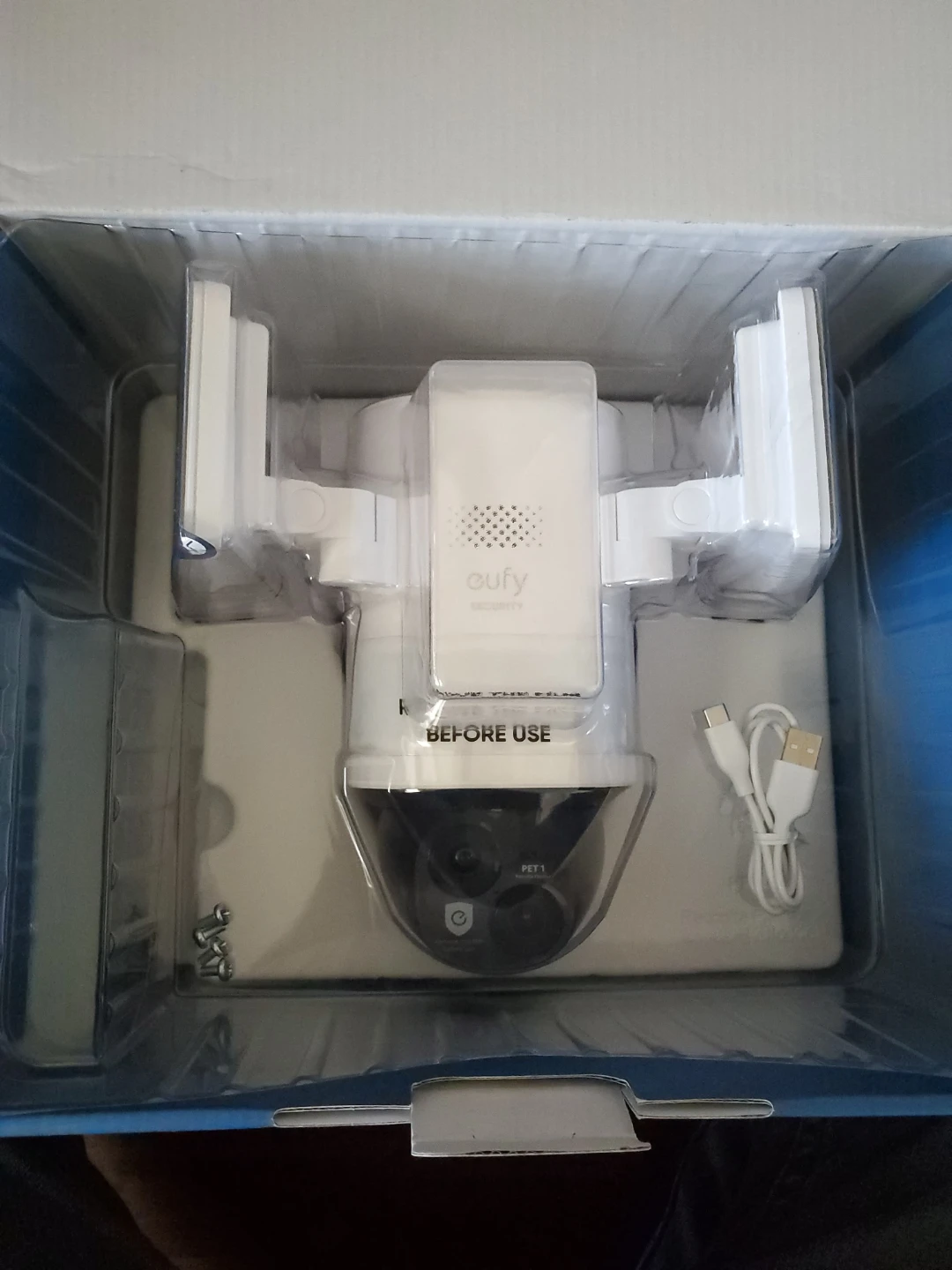eufy Security Floodlight Cam E340 - photo 2