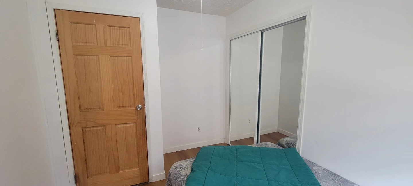 Room for Rent - photo 3