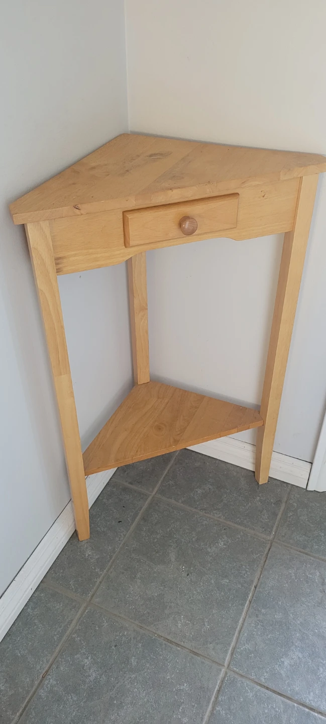 Corner Table