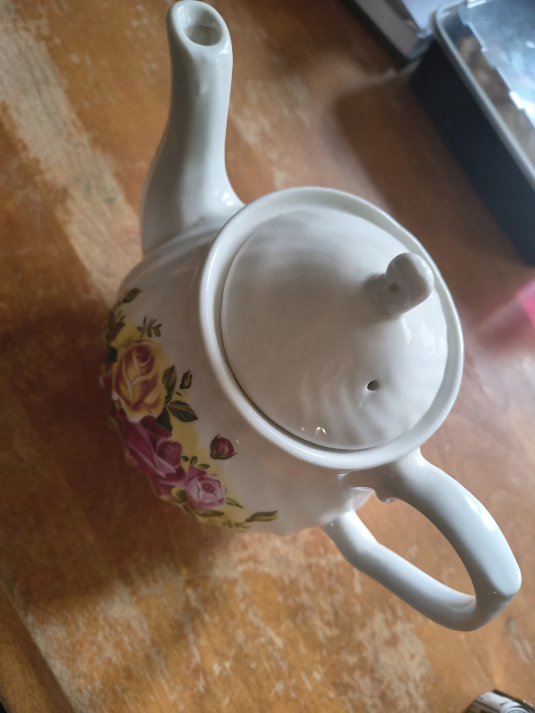 White Ceramic Teapot with Floral Design - photo 2