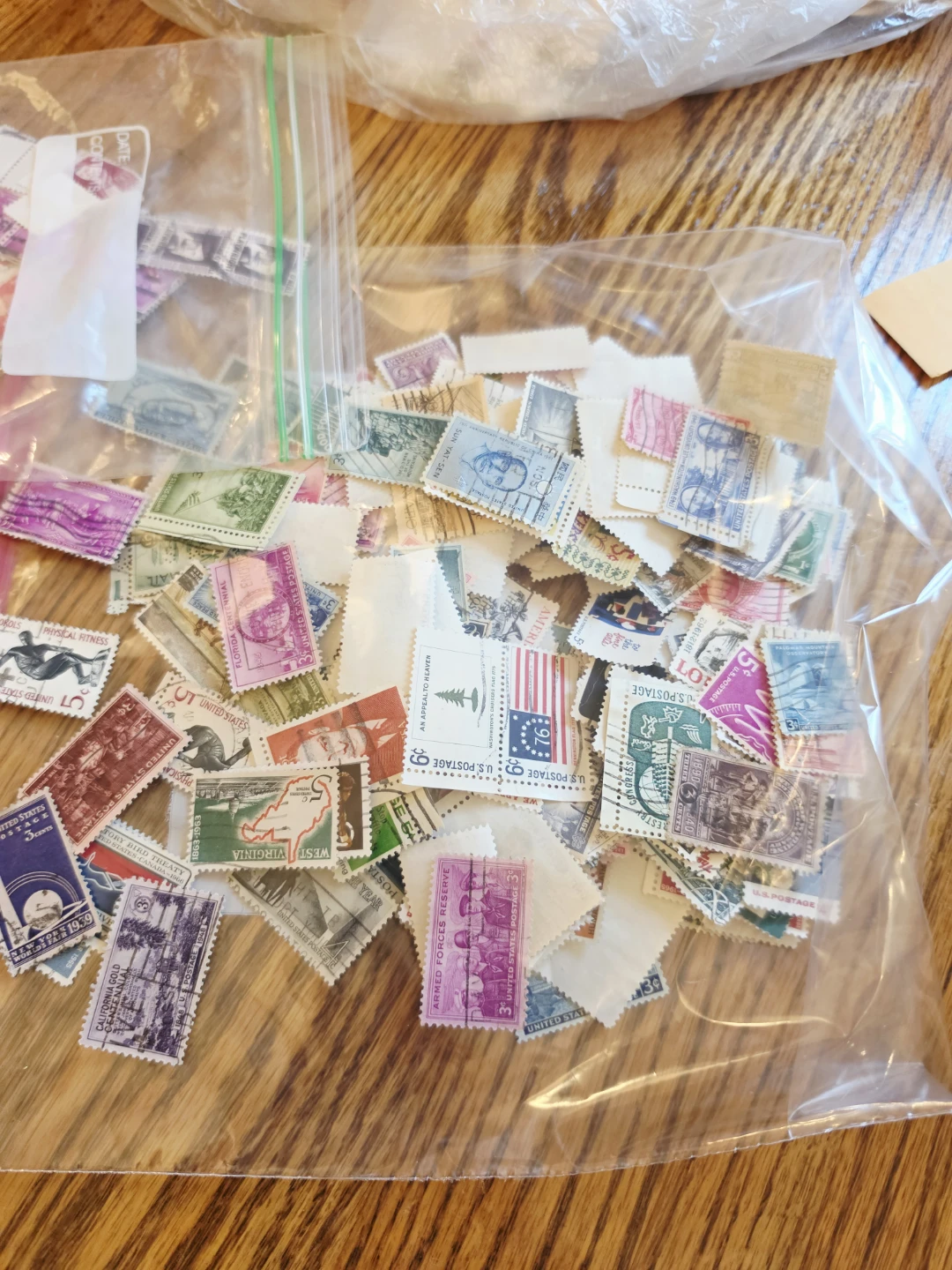 Large used stamp collection - photo 2