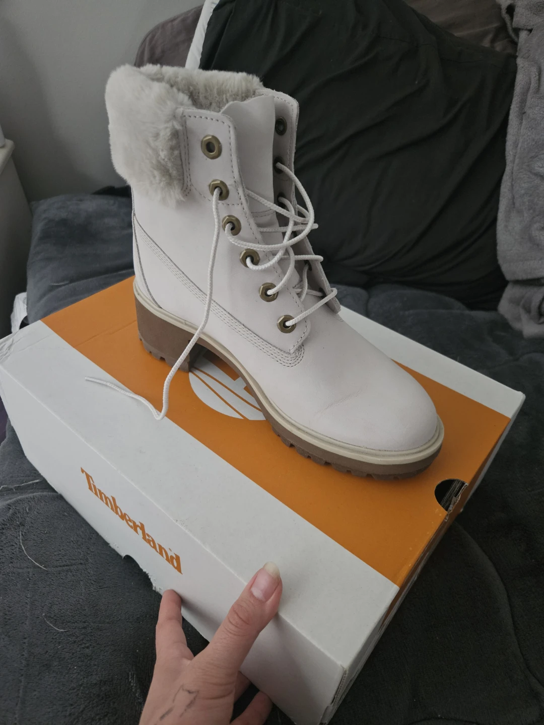 Timberland Women's White Faux Fur Trim Boots - photo 3
