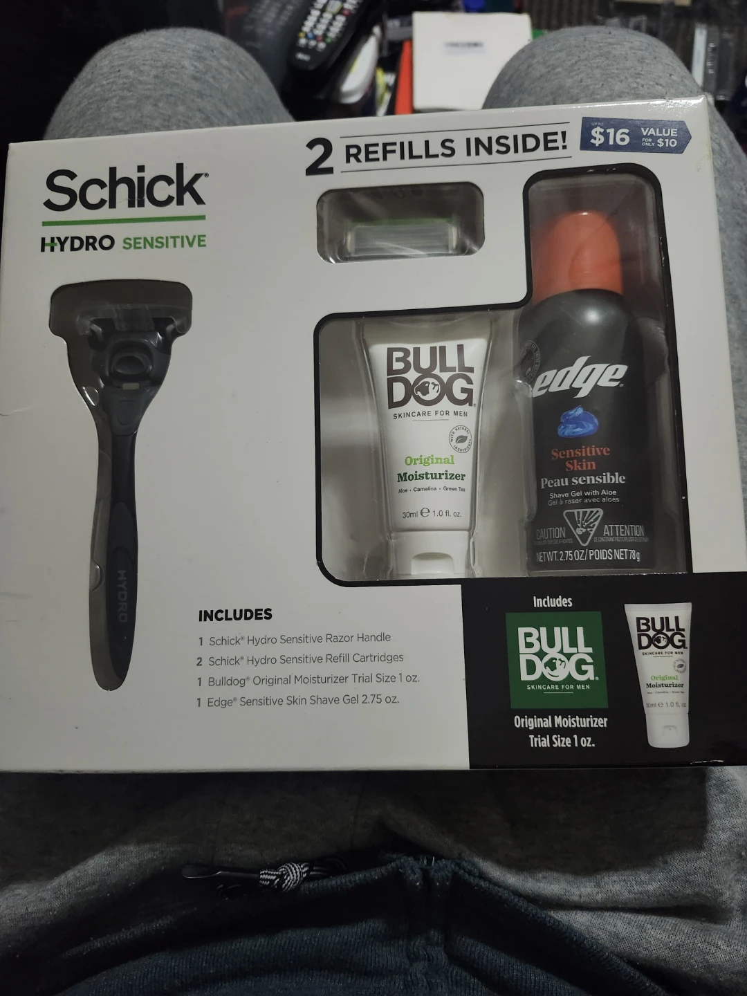 Schick Hydro Sensitive Razor Gift Set with 2 Refills