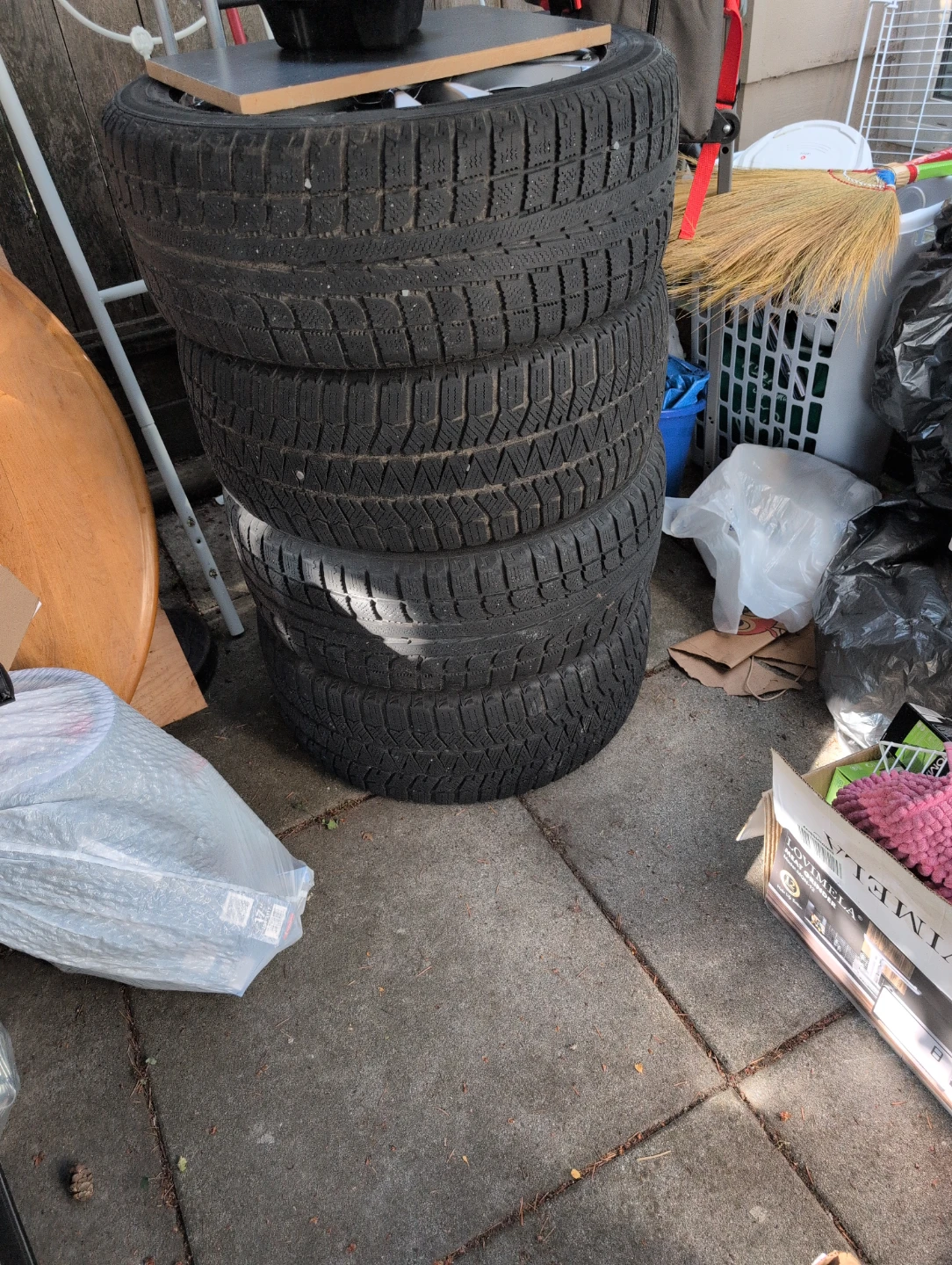 Sacchi Rims with 225/50R17 Tires