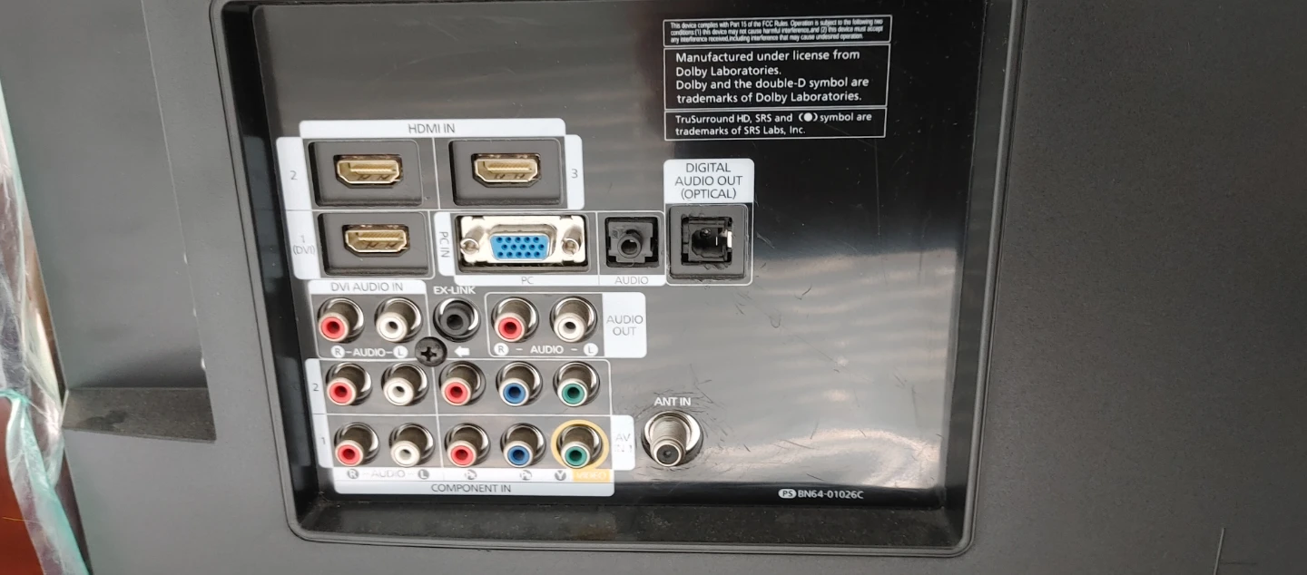 Samsung TV with Remote - photo 3
