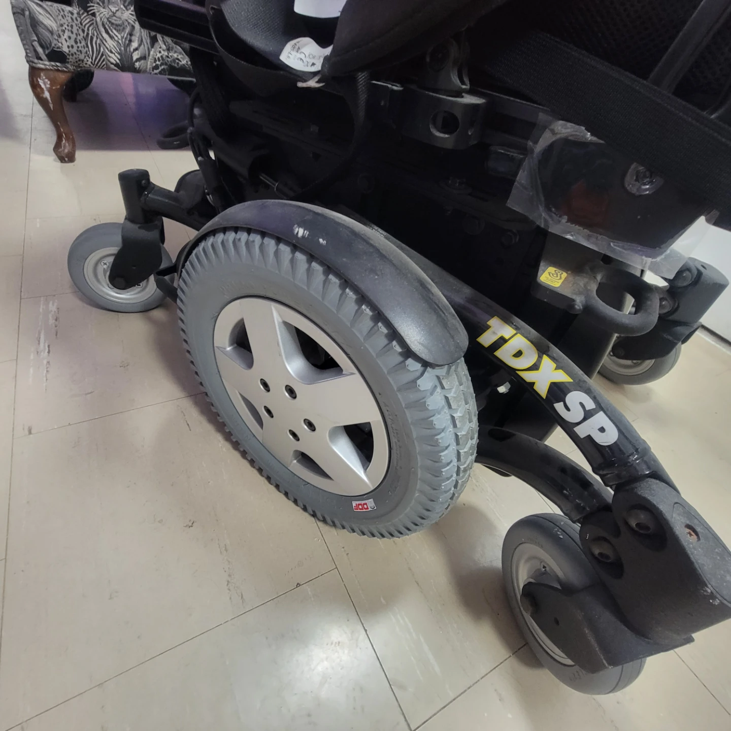 Invacare TDX SP Power Wheelchair(needs repair/parts) - photo 2