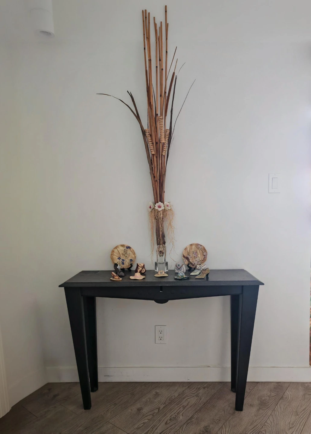 Modern Console Table – (Optional Décor Bundle)