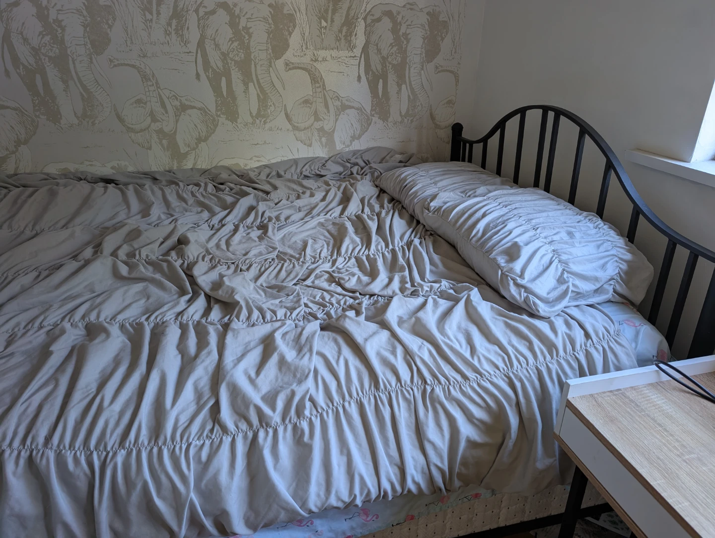 Black bed Frame queen size - photo 3