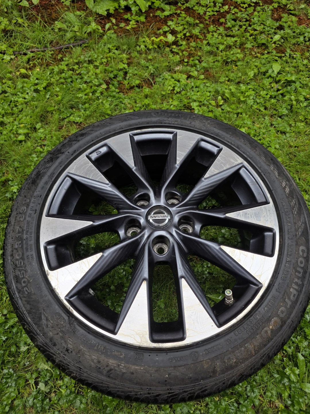 Nissan Sentra Alloy Wheels nd Tires 2017