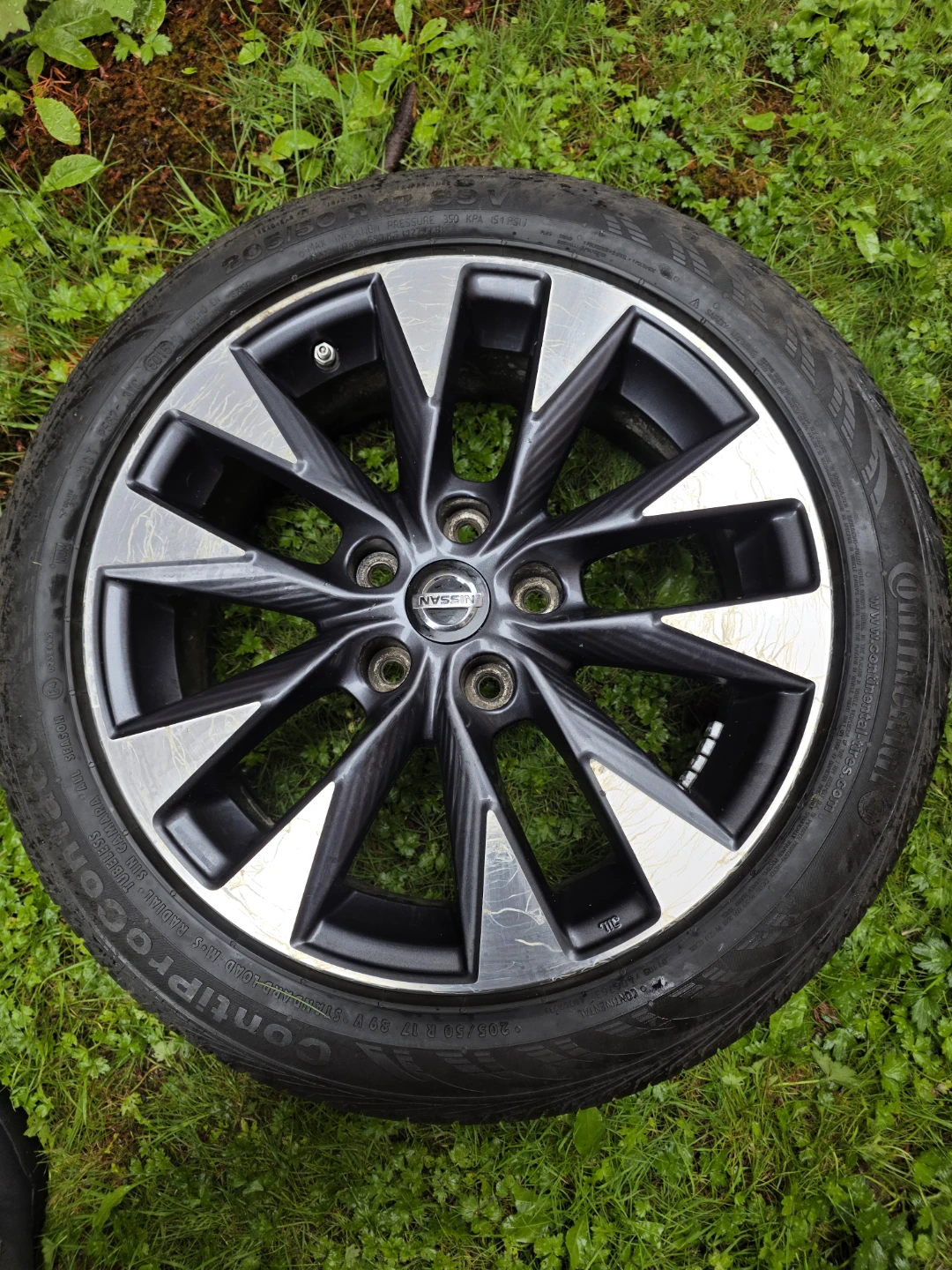 Nissan Sentra Alloy Wheels nd Tires 2017 - photo 2