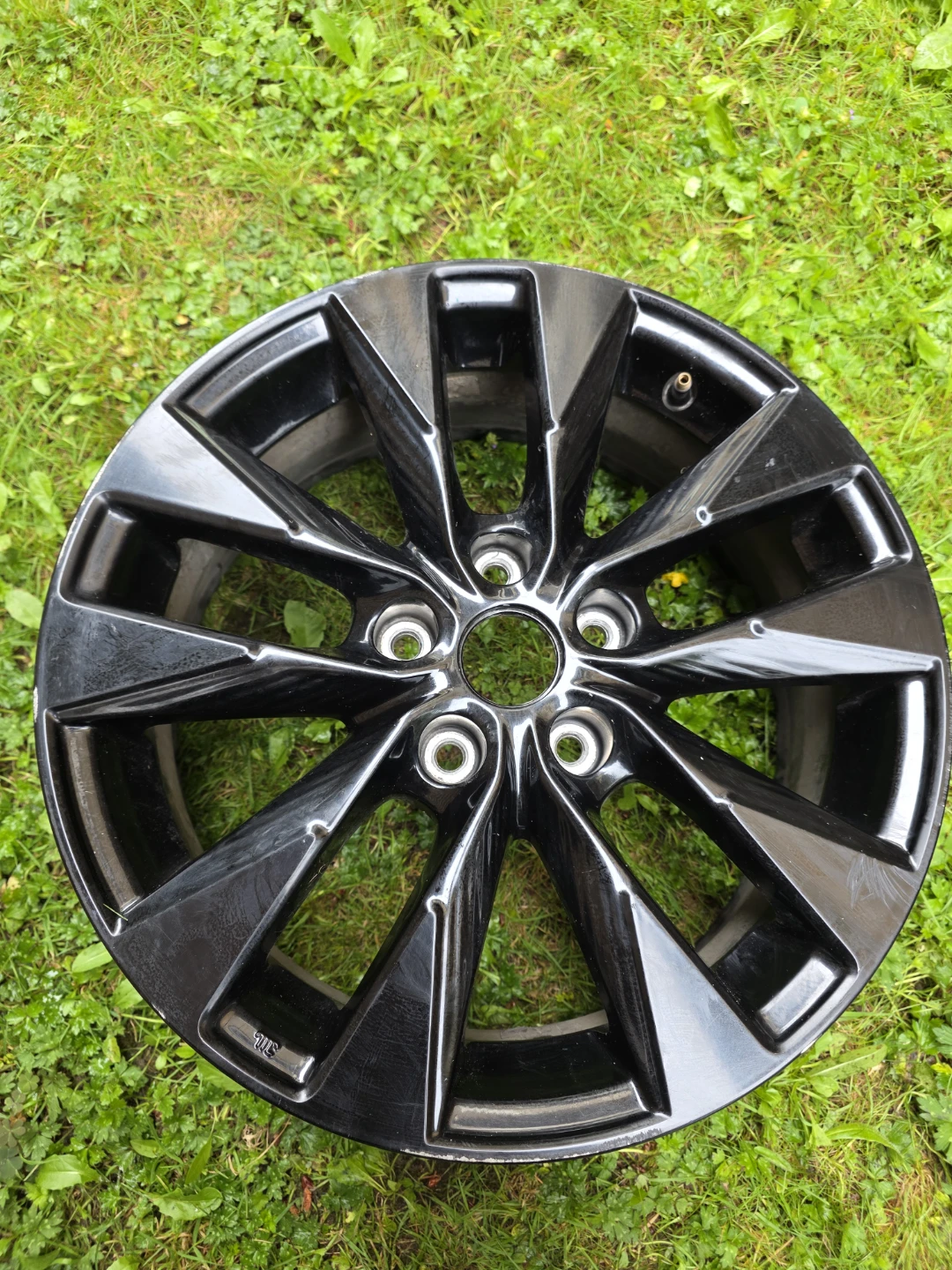 Nissan Sentra Alloy Wheels nd Tires 2017 - photo 4