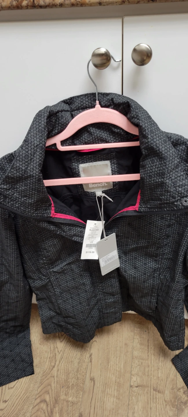 Bench Jacket - Size L  bnwt