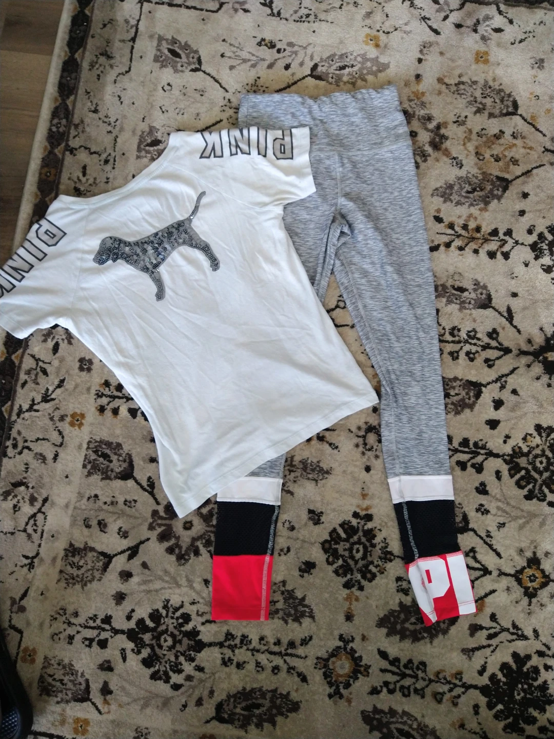 VS PINK Bling Campus T-Shirt & Colorblock Leggings Set XS