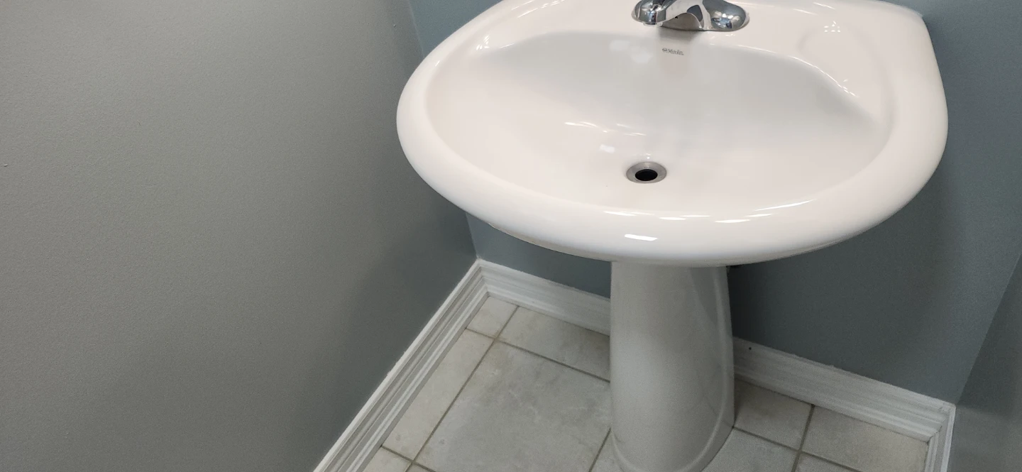 American Standard Pedestal Sink - photo 2