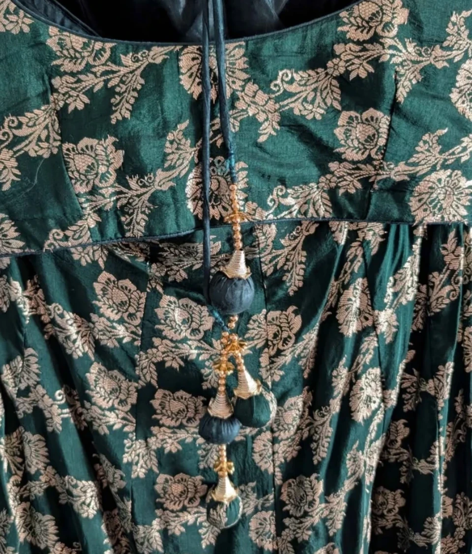 Embroidered Green Lehenga for festival or wedding celebration - photo 5