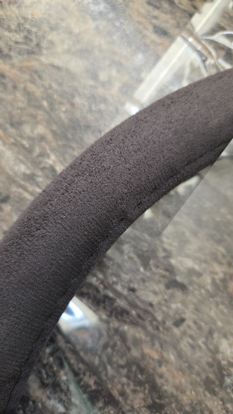 Suede like steering wheel cover - photo 3