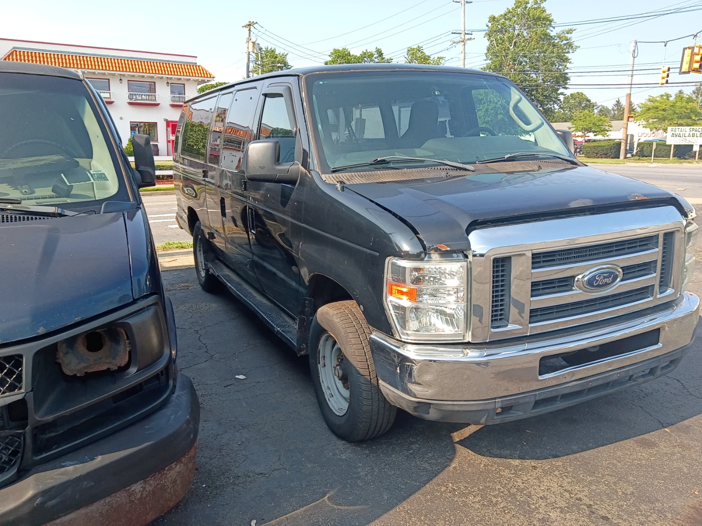 2012 Ford E-350 advancetrac RSC FOR PARTS ONLY - photo 2