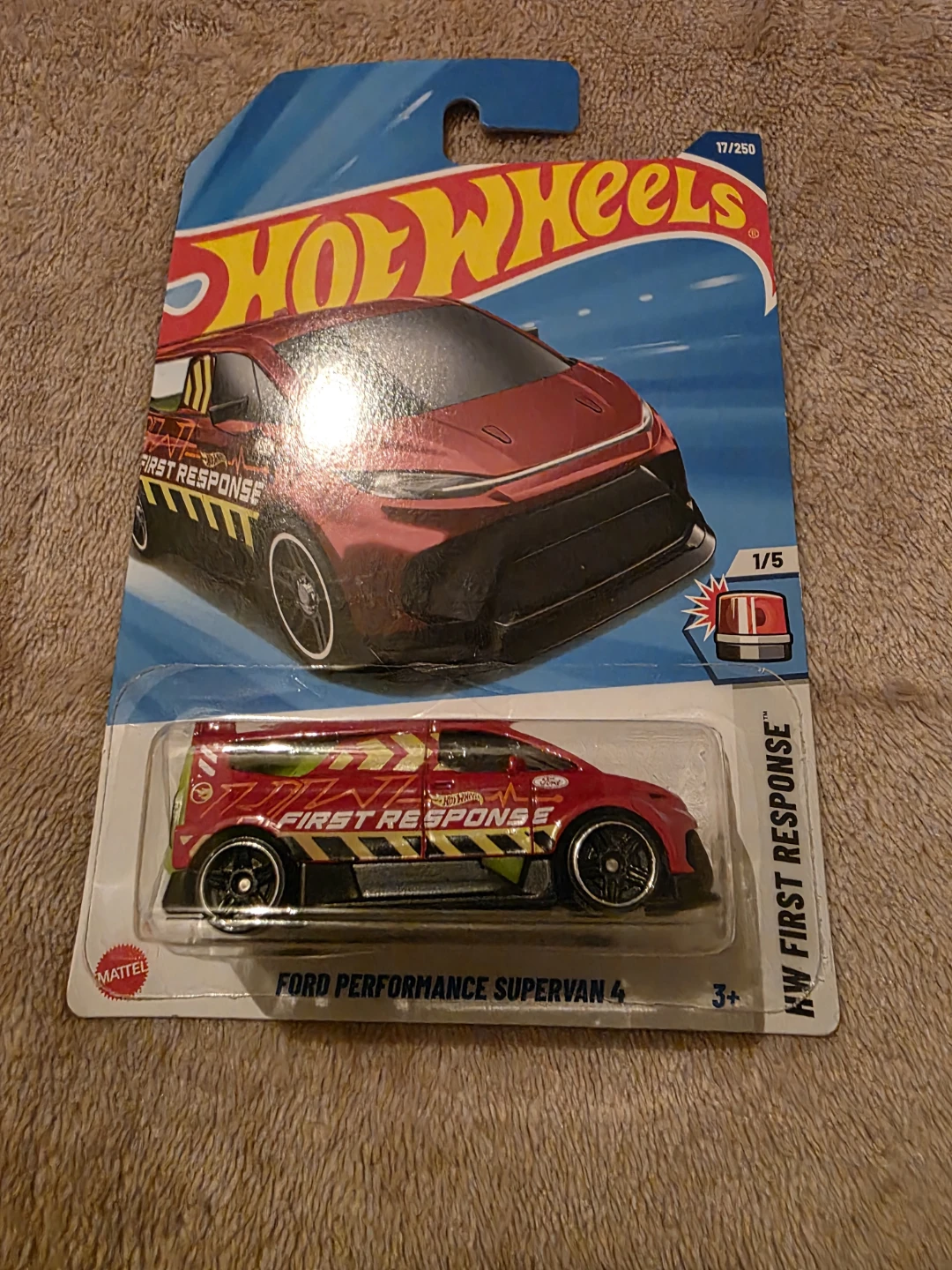 Hot Wheels Fish'd & Chip'd & Ford Performance Supervan 4 - photo 3