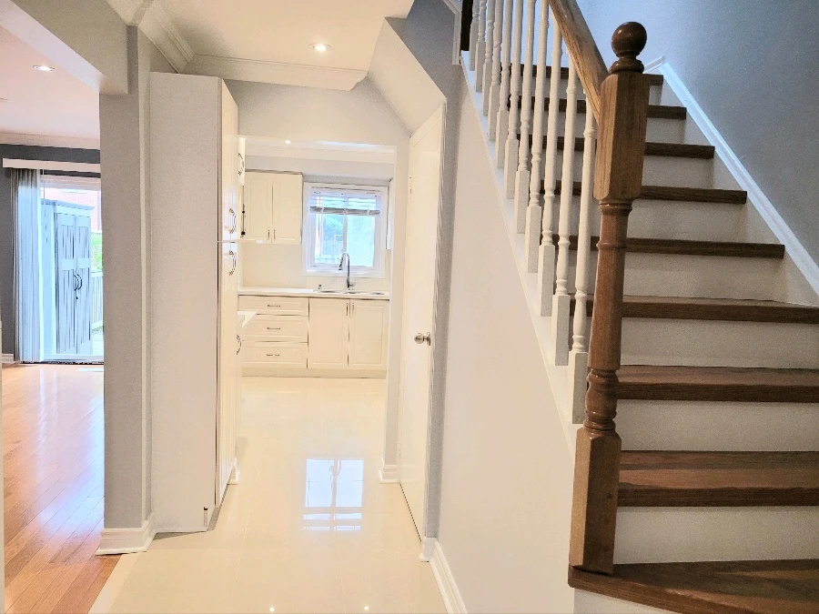 Detached House For Rent