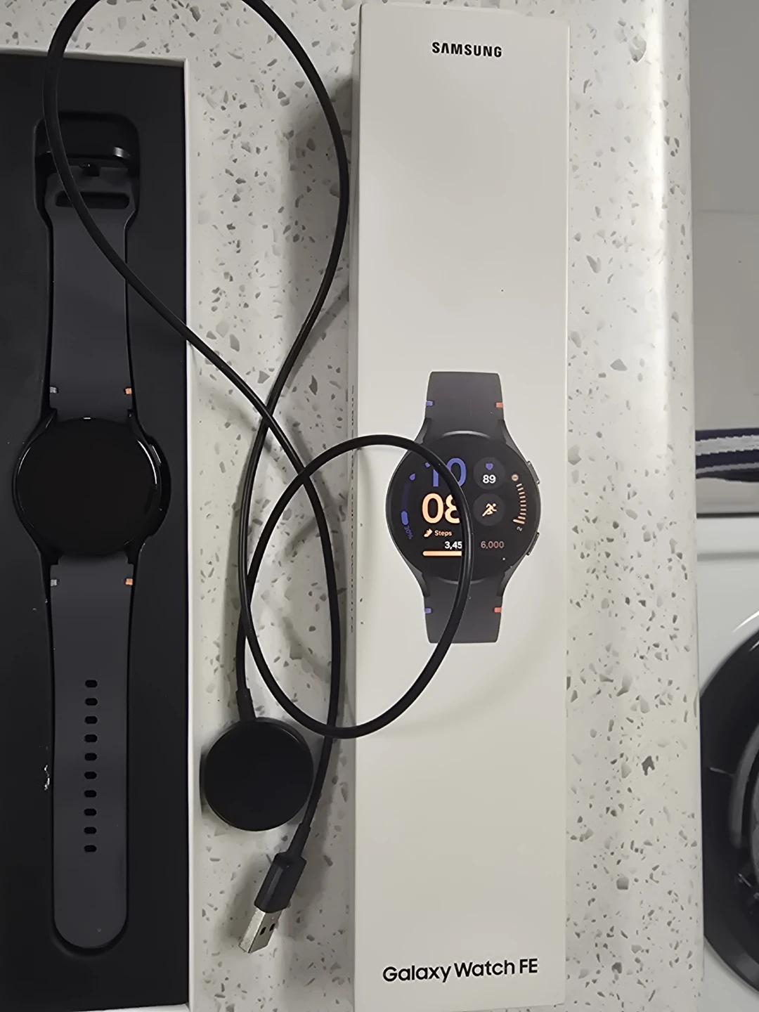 Samsung Galaxy Watch FE 40mm black+box and charger - photo 3