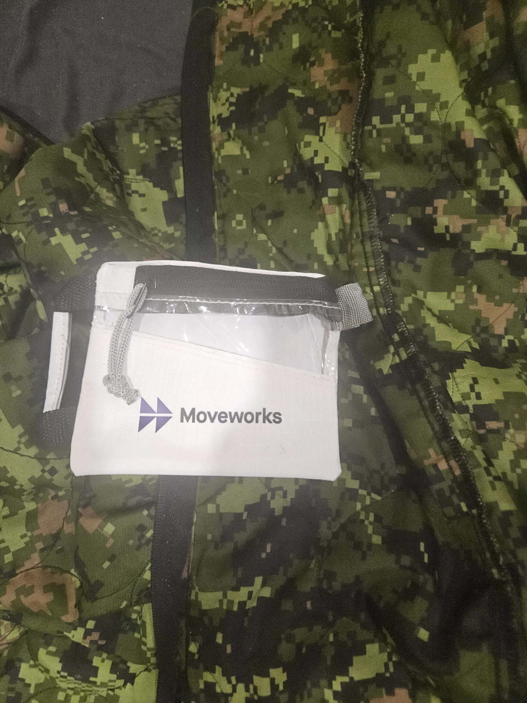 Moveworks Small White Zippered Pouch