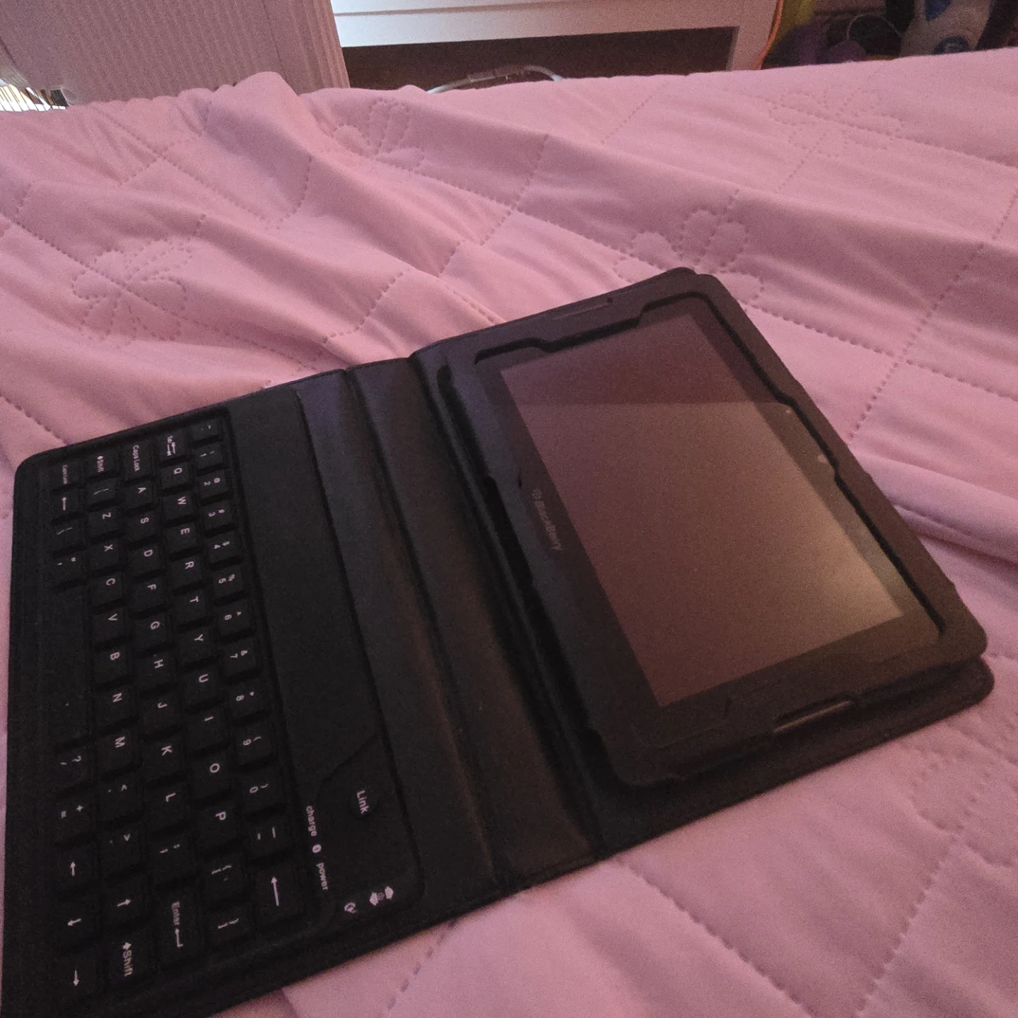 Blackberry tablet.not sure if works .dont got charger