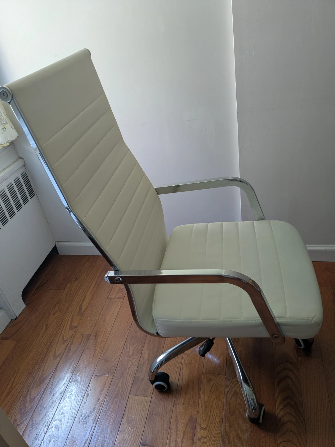White Executive Office Chair - photo 2