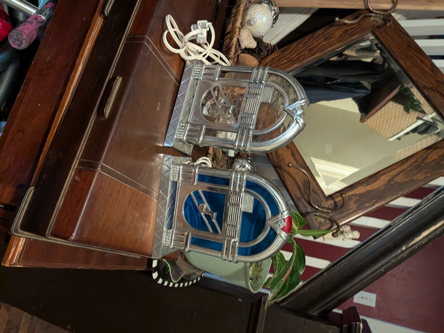 2Vintage Jukebox Style Table Lamps+