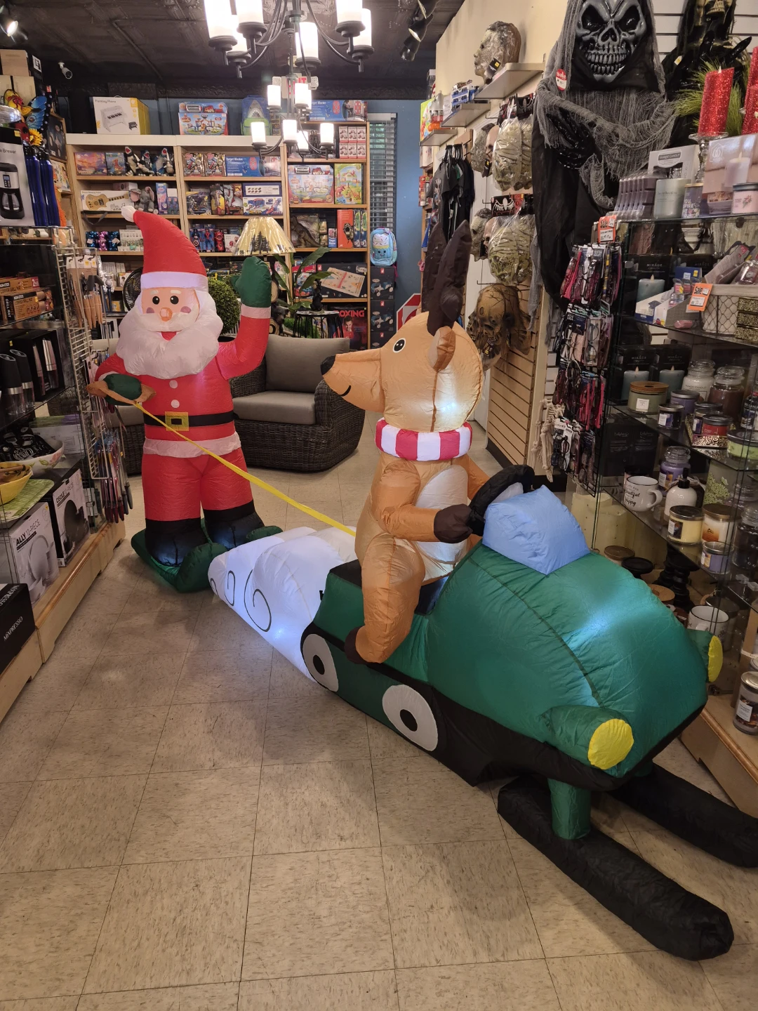 New assorted Christmas outdoor inflatables. Huge selection. - photo 5