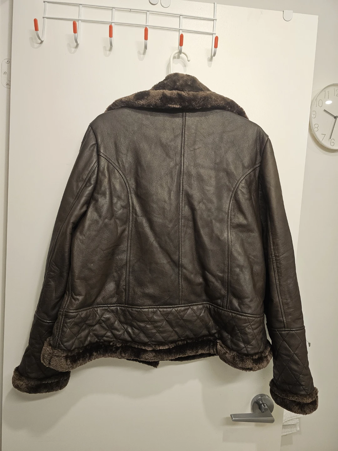 Dark brown leather jacket with faux fur lining - photo 2