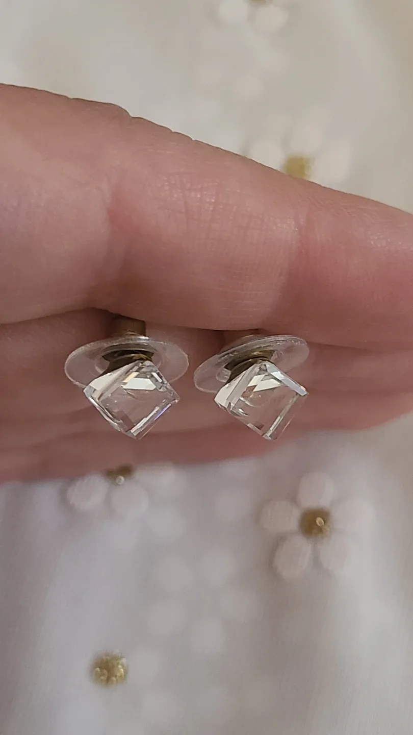Clear Crystal Stud Earrings - photo 2