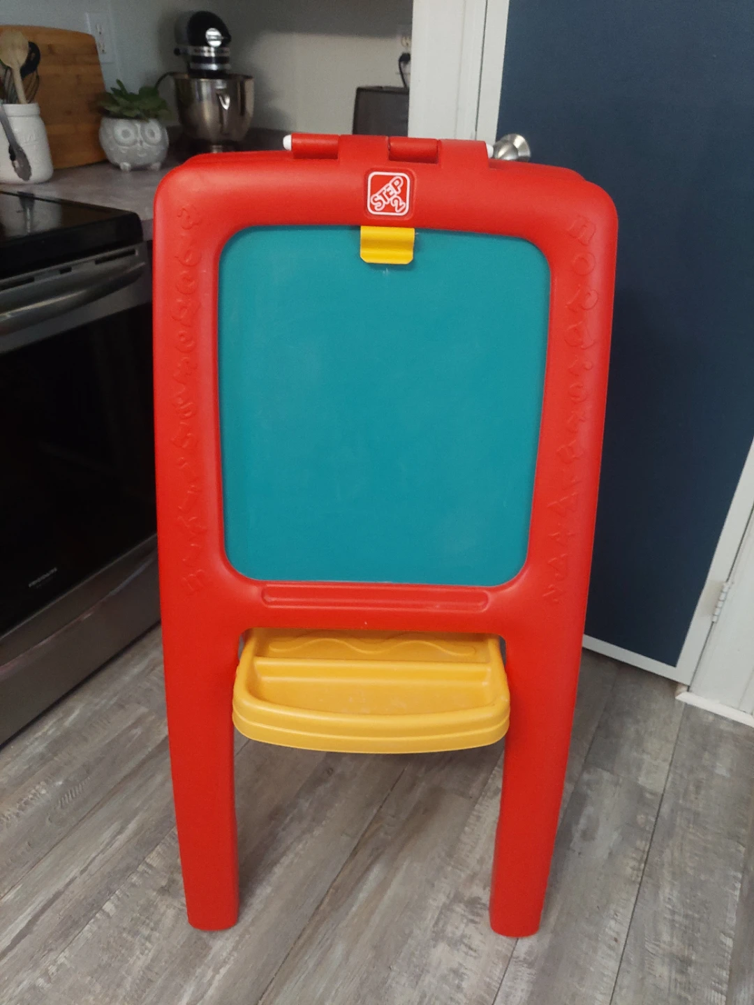 Step2 Easel with Magnetic Letters