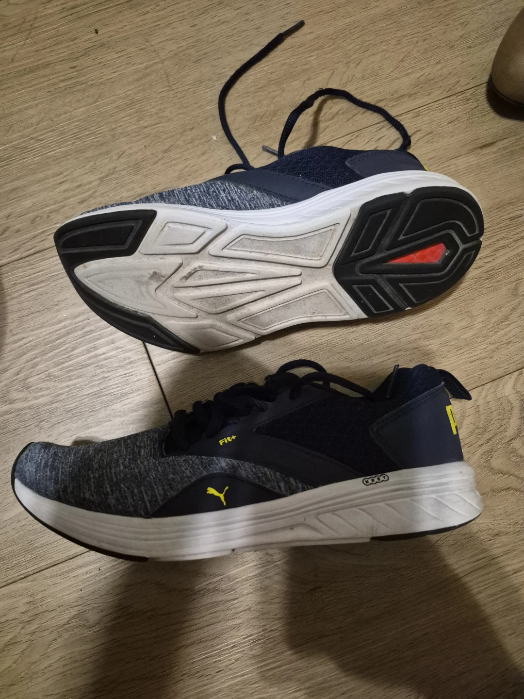 Size 4 Like new Puma Running Shoes - Navy/Grey - photo 2