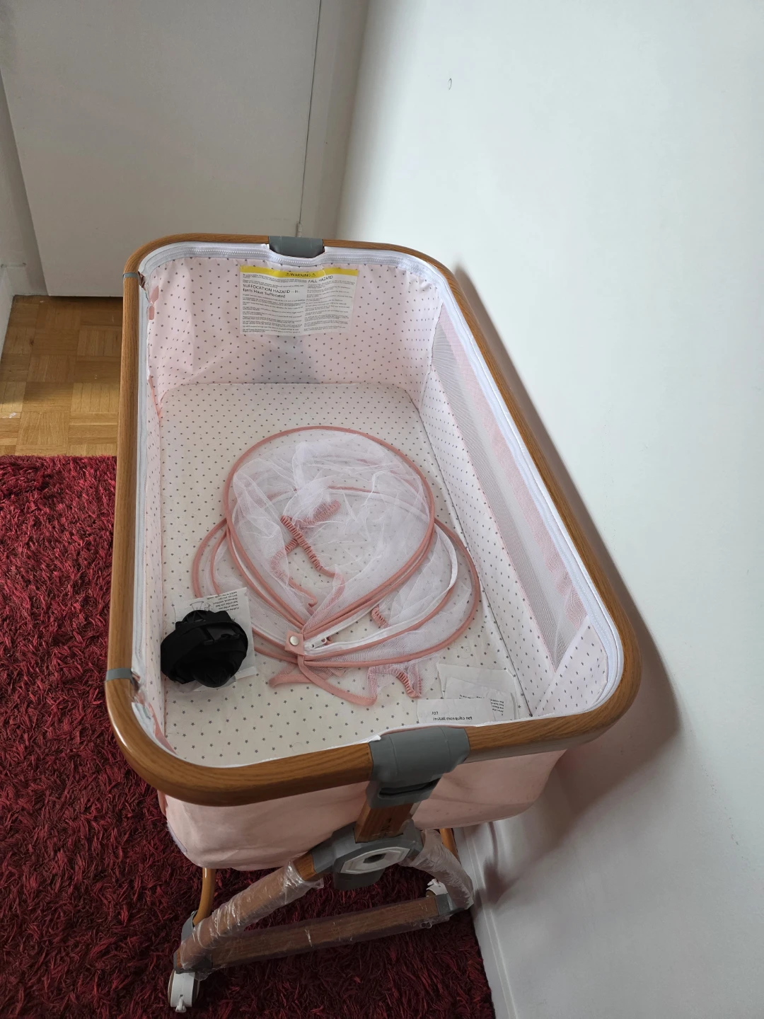 Pink Bassinet with Mosquito Net - photo 3