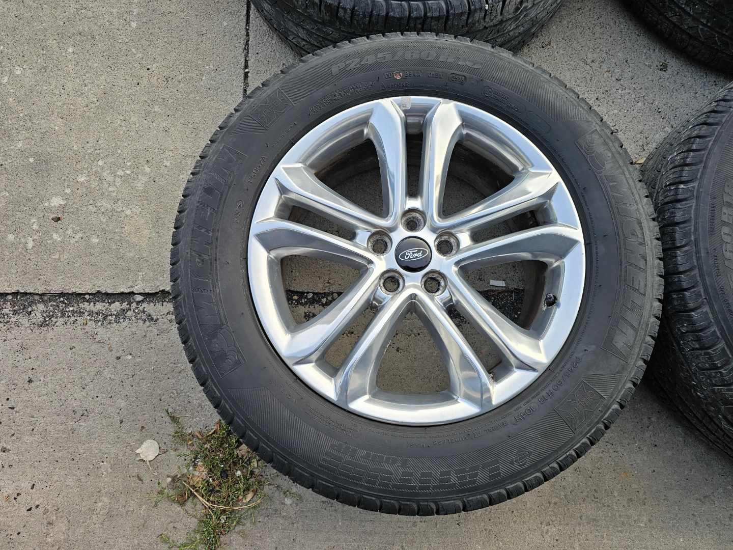 FORD EDGE O.E.M RIMS AND ALL SEASON TIRES - photo 2